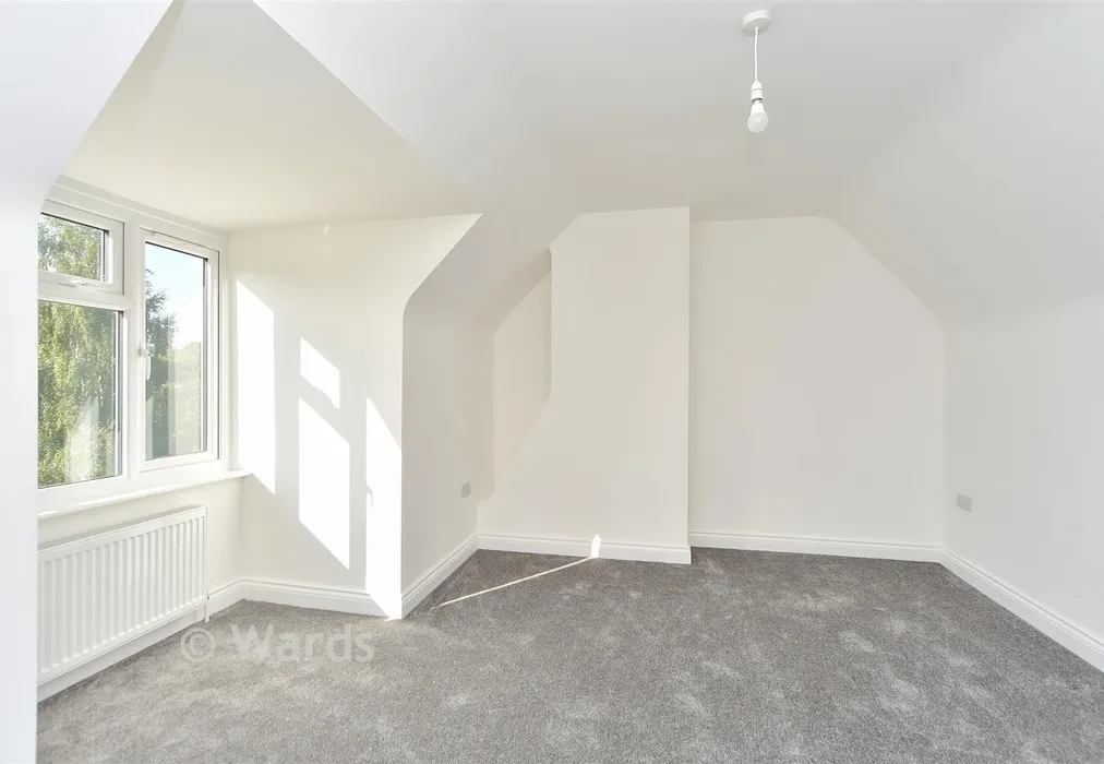 Bedroom 1 - Poplar View, Boughton, Faversham, Kent - Wards of Kent