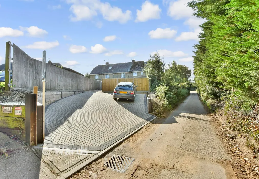 Driveway/Parking - Poplar View, Boughton, Faversham, Kent - Wards of Kent