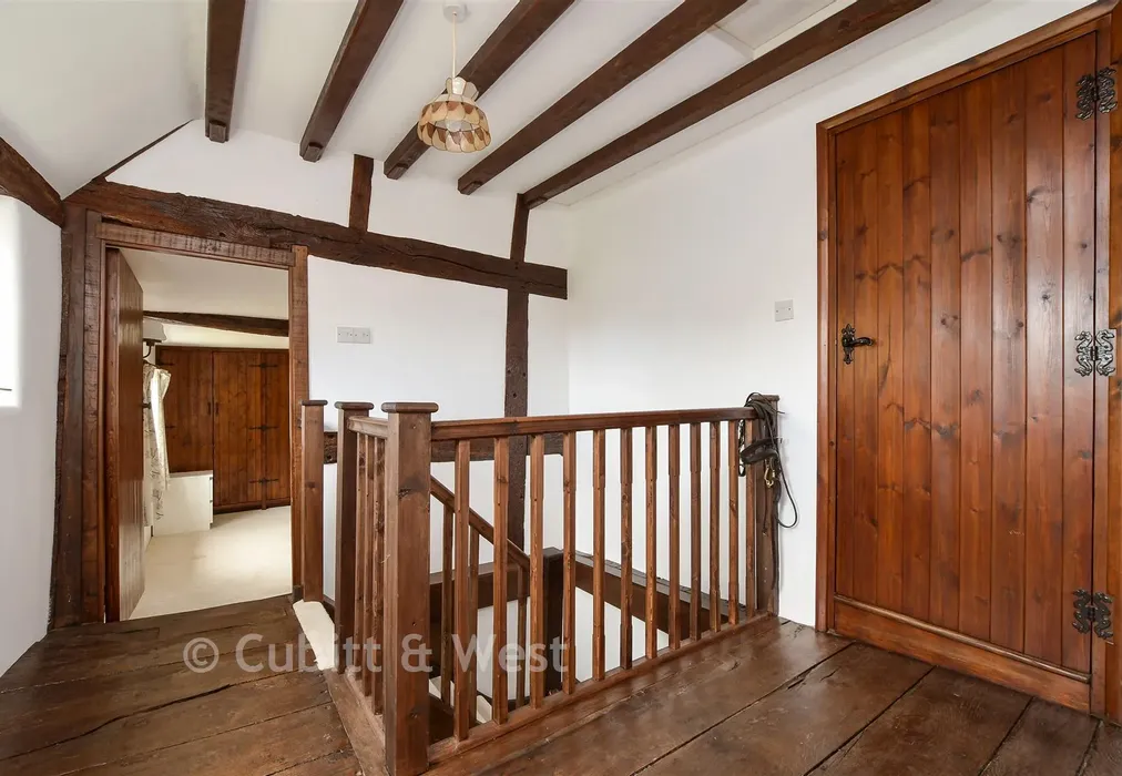 Landing - Moats Lane, South Nutfield, Redhill, Surrey - Wards of Kent