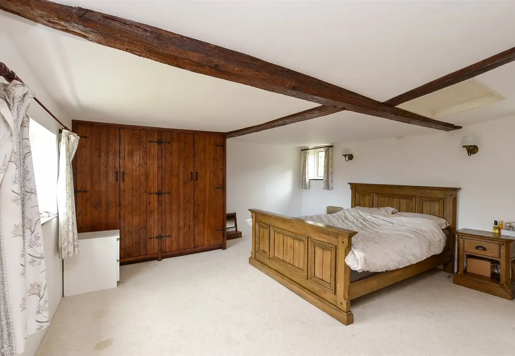 Bedroom 1 - Moats Lane, South Nutfield, Redhill, Surrey - Wards of Kent