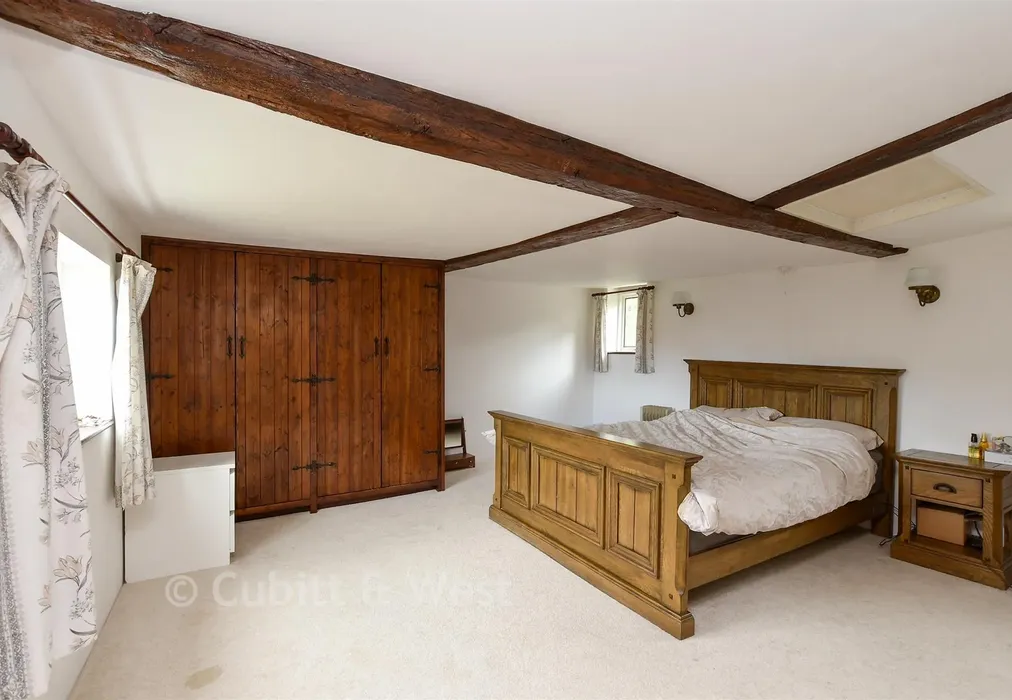 Bedroom 1 - Moats Lane, South Nutfield, Redhill, Surrey - Wards of Kent