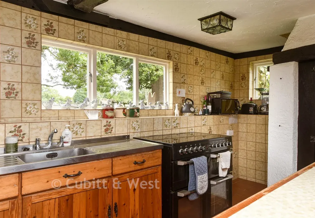Kitchen/Breakfast Room - Moats Lane, South Nutfield, Redhill, Surrey - Wards of Kent