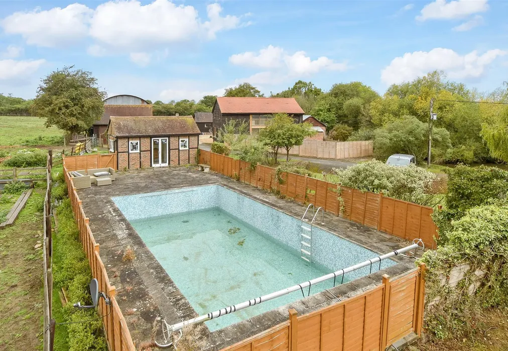 Surrounding Area - Moats Lane, South Nutfield, Redhill, Surrey - Wards of Kent