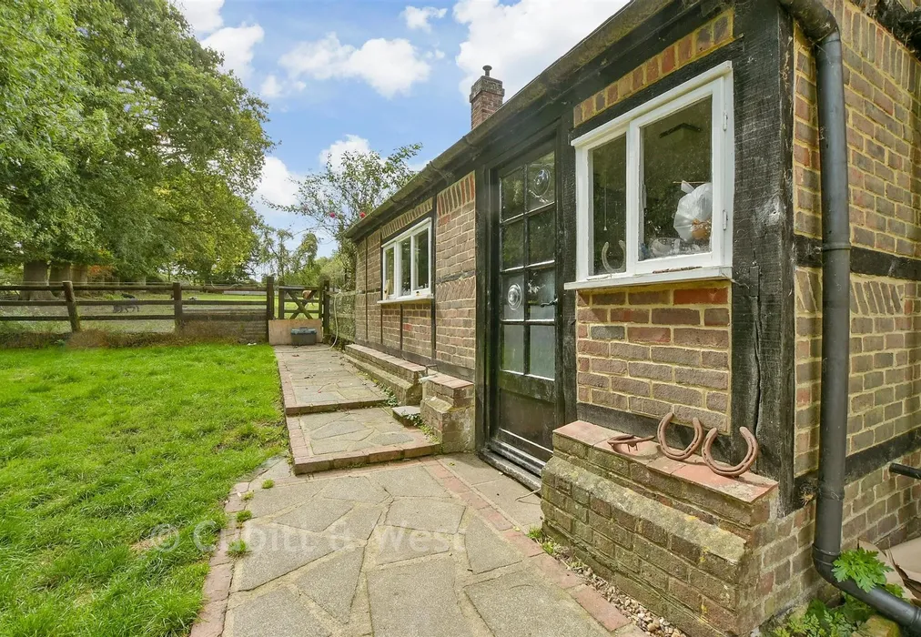 External Lifestyle Photograph - Moats Lane, South Nutfield, Redhill, Surrey - Wards of Kent