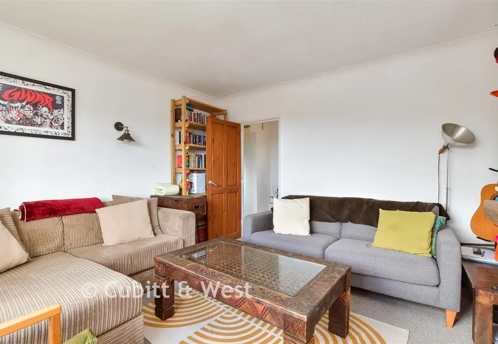 Lounge - Norwich Drive, Brighton, East Sussex - Wards of Kent