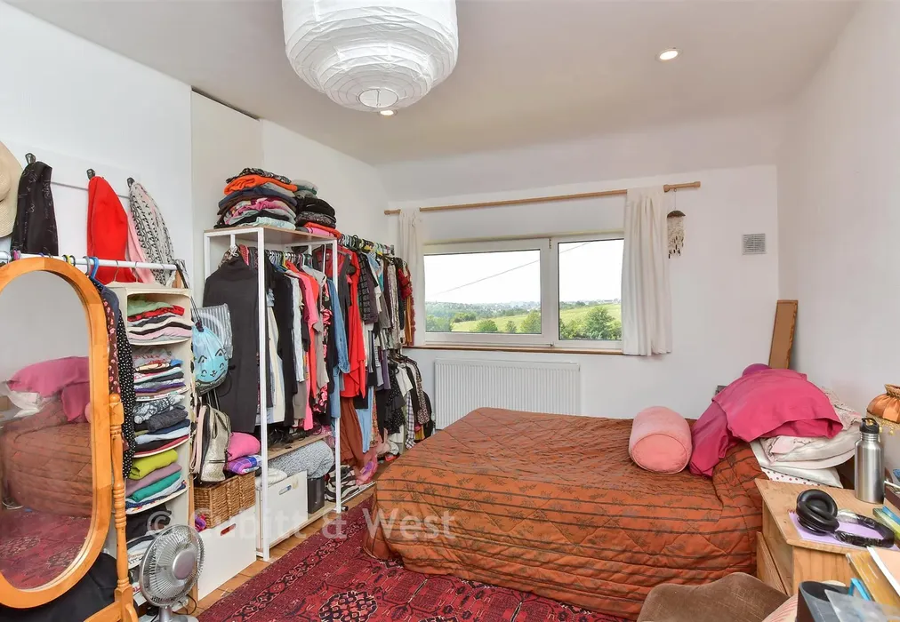 Bedroom 1 - Norwich Drive, Brighton, East Sussex - Wards of Kent