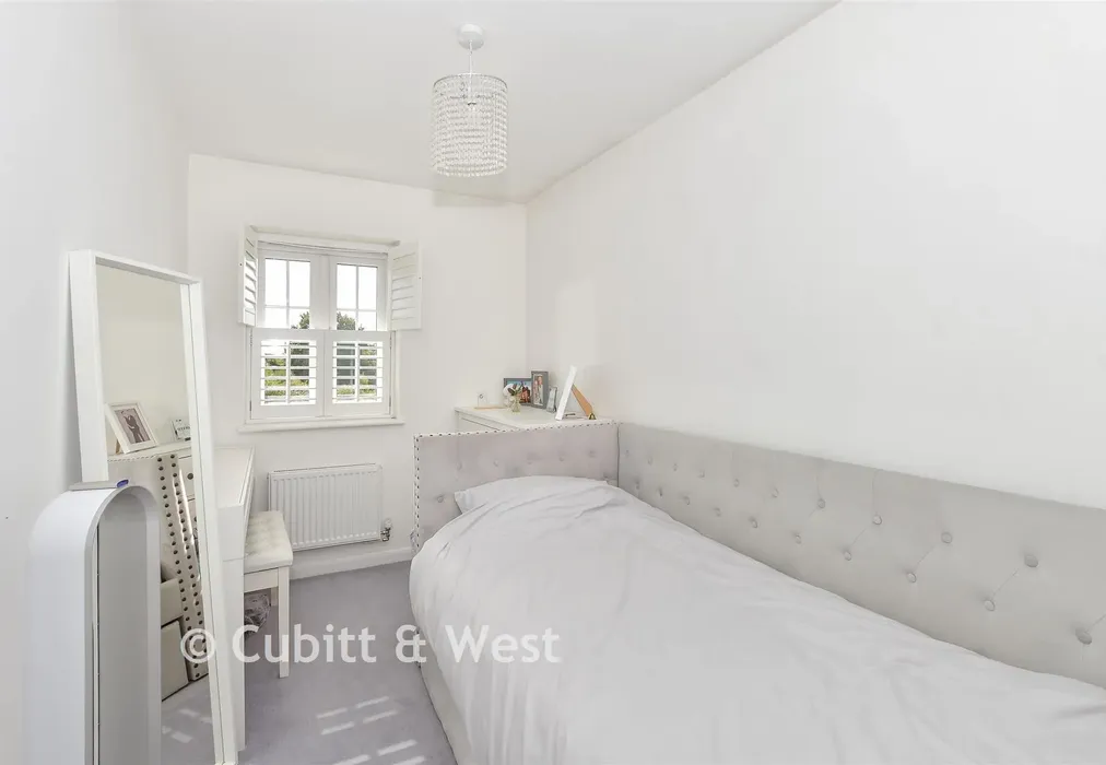 Bedroom 3 - Ledger Gardens, Reigate, Surrey - Wards of Kent