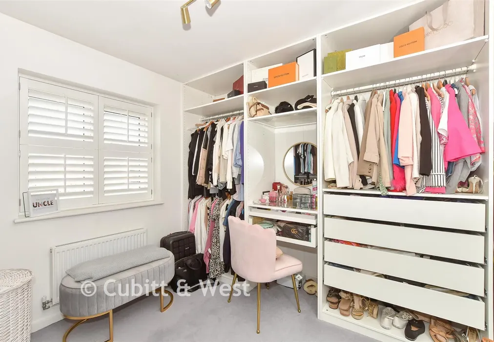 Bedroom 2 - Ledger Gardens, Reigate, Surrey - Wards of Kent