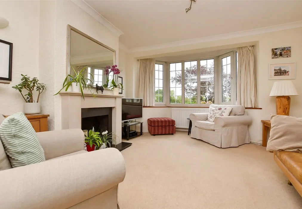 Lounge - Cobham Road, Fetcham, Leatherhead, Surrey - Wards of Kent