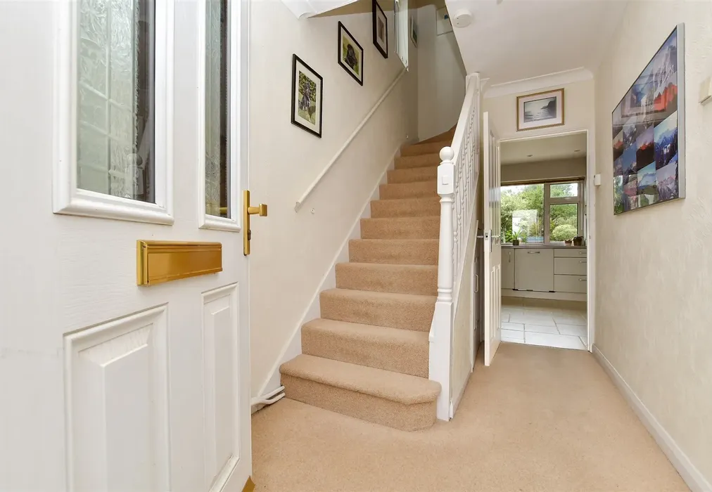 Entrance Hall - Cobham Road, Fetcham, Leatherhead, Surrey - Wards of Kent
