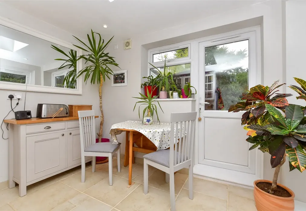 Breakfast Area - Cobham Road, Fetcham, Leatherhead, Surrey - Wards of Kent