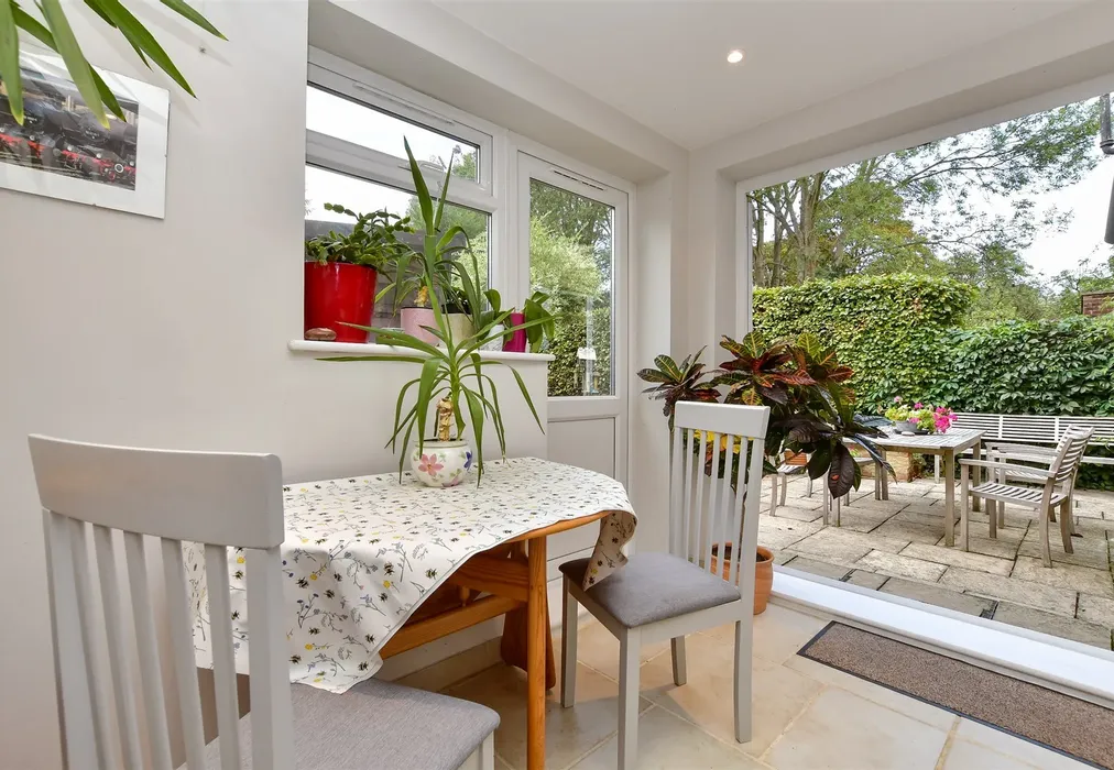 Breakfast Area - Cobham Road, Fetcham, Leatherhead, Surrey - Wards of Kent