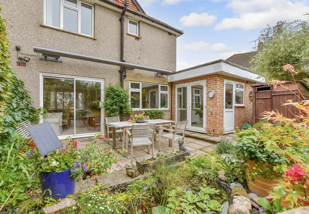 Rear Garden - Cobham Road, Fetcham, Leatherhead, Surrey - Wards of Kent