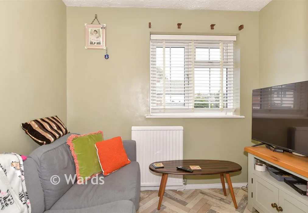 Bedroom 4 - Lynsted Close, Bexleyheath, Kent - Wards of Kent