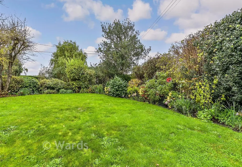 Front Garden - Craythorne Close, New Romney, Kent - Wards of Kent