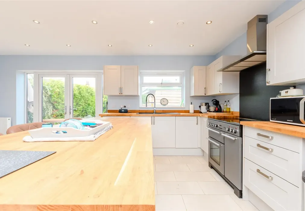 Lounge/Kitchen - Hever Avenue, West Kingsdown, Sevenoaks, Kent - Wards of Kent