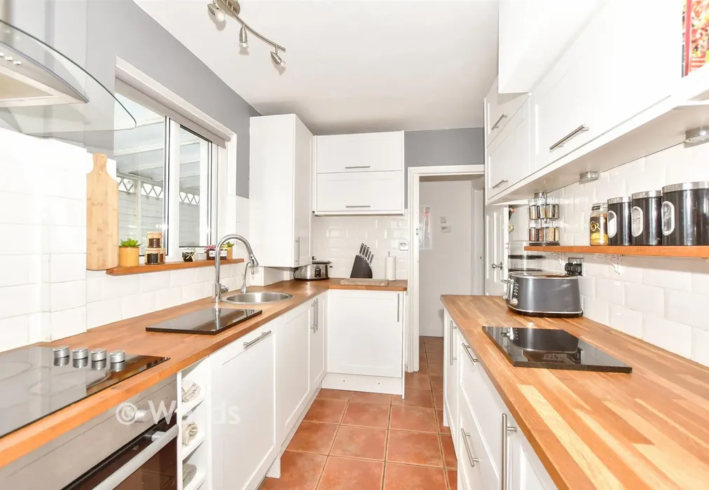 Kitchen - The Parade, Greatstone, Kent - Wards of Kent