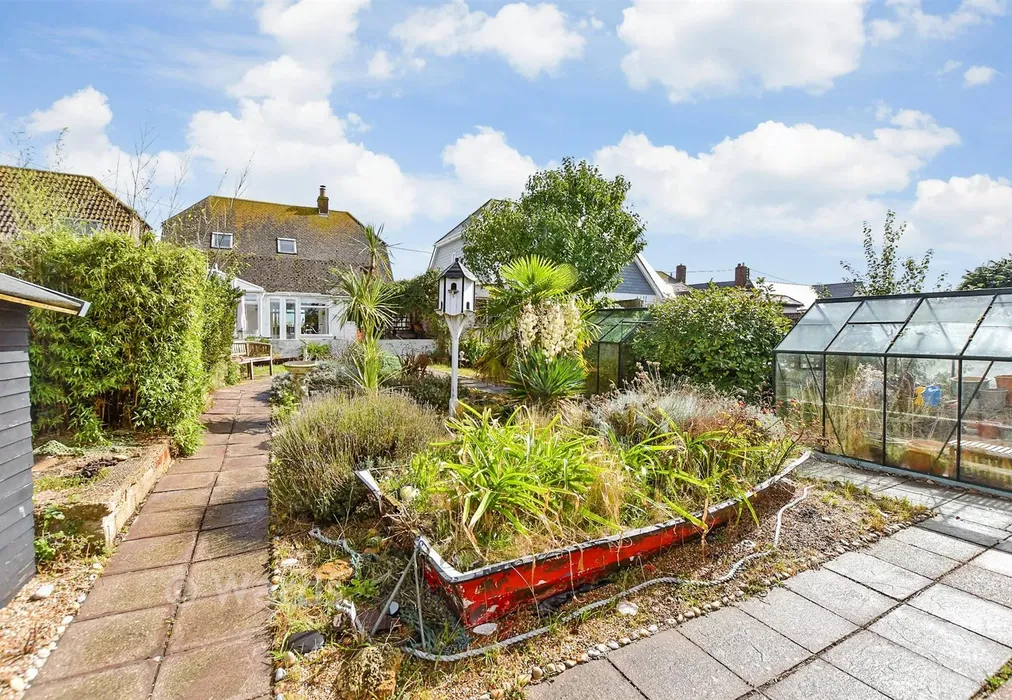 Rear Garden - The Parade, Greatstone, Kent - Wards of Kent
