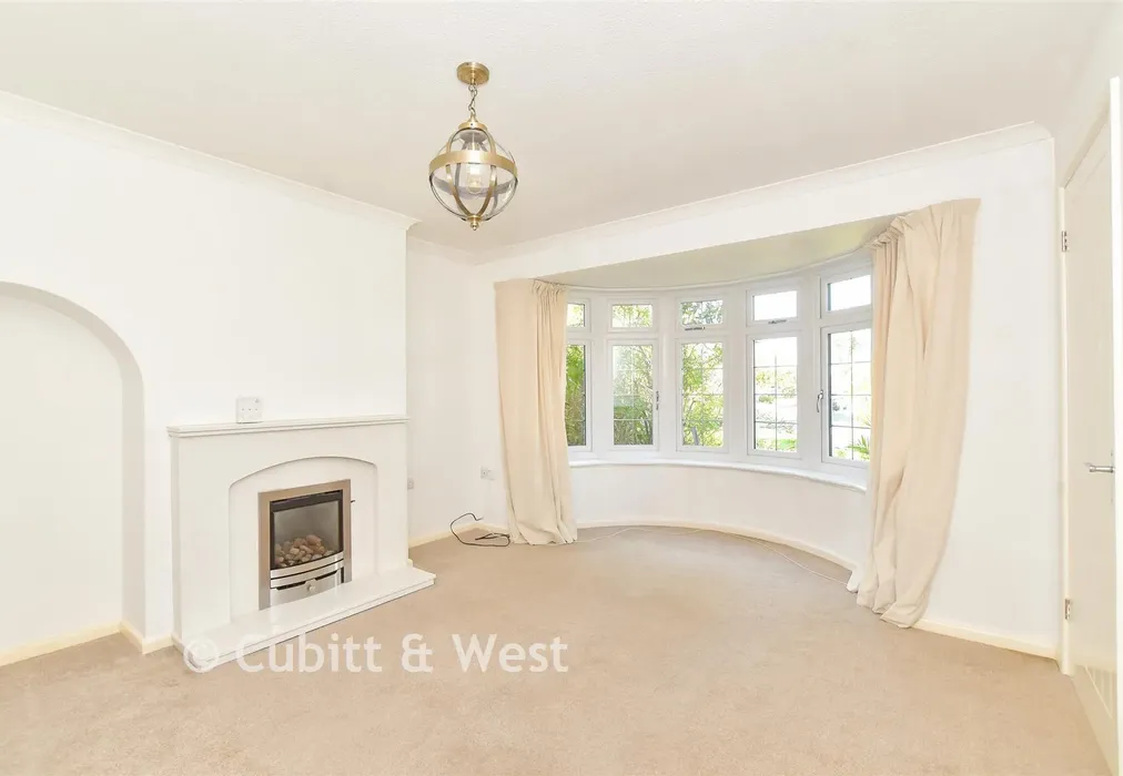 Lounge - Old Manor Road, Rustington, West Sussex - Wards of Kent