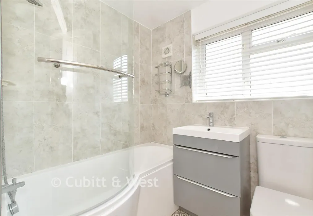 Bathroom - Old Manor Road, Rustington, West Sussex - Wards of Kent