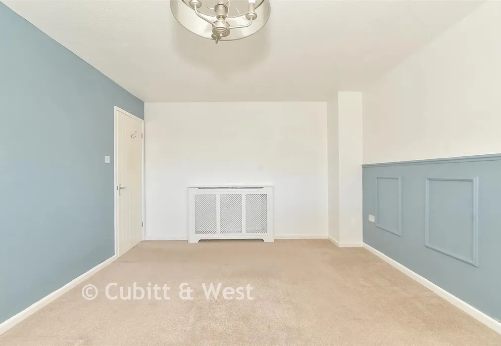 Bedroom 1 - Old Manor Road, Rustington, West Sussex - Wards of Kent