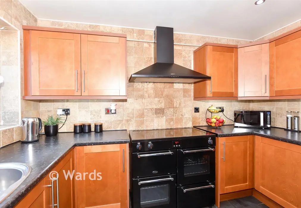 Kitchen - Townsend Road, Snodland, Kent - Wards of Kent