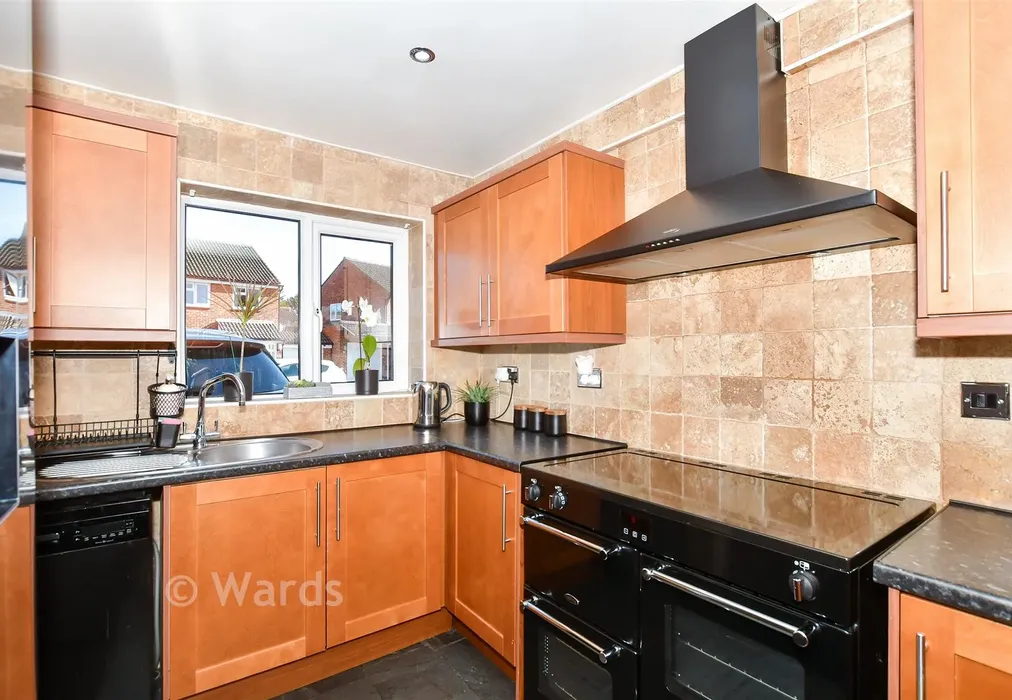 Kitchen - Townsend Road, Snodland, Kent - Wards of Kent