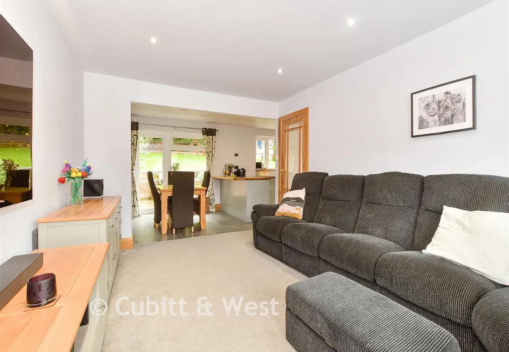 Lounge - Milton Road, Caterham, Surrey - Wards of Kent