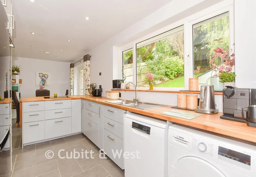 Kitchen - Milton Road, Caterham, Surrey - Wards of Kent