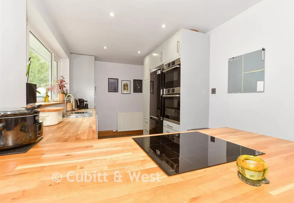 Kitchen - Milton Road, Caterham, Surrey - Wards of Kent