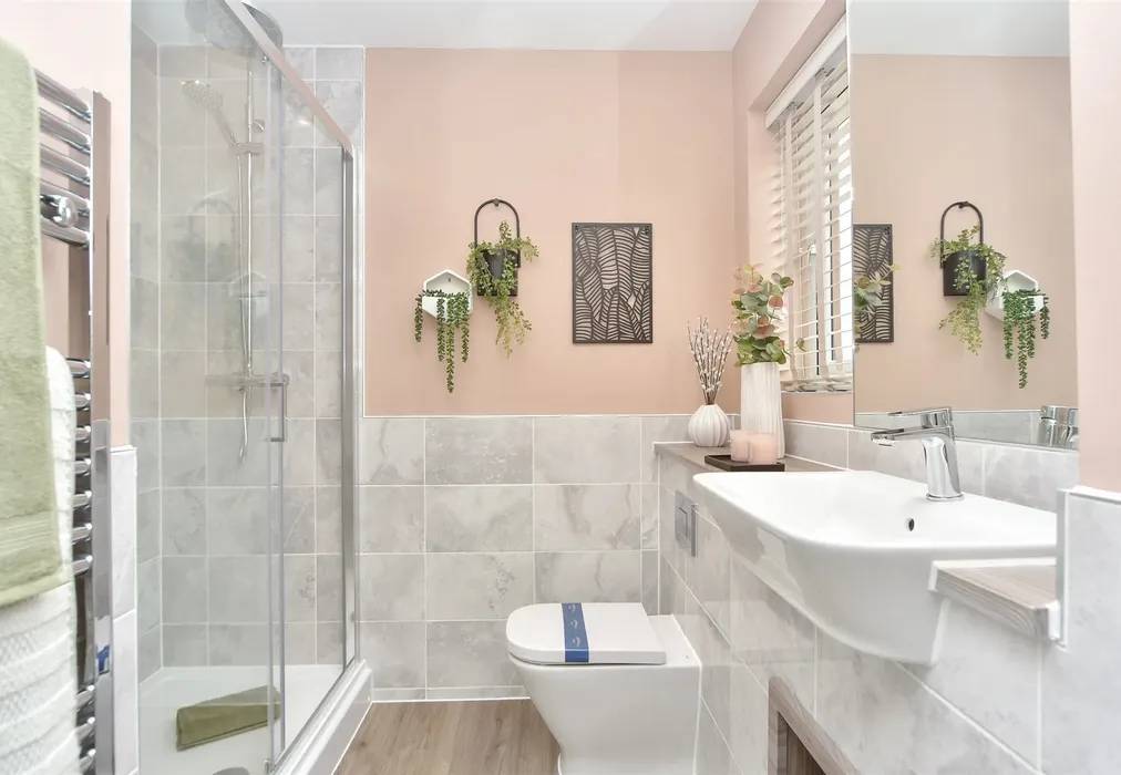 En-Suite Shower Room - Ham Road, Faversham Lakes, Faversham, Kent - Wards of Kent