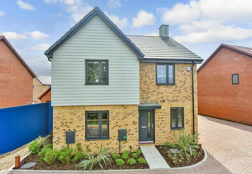 Front Elevation - Ham Road, Faversham Lakes, Faversham, Kent - Wards of Kent