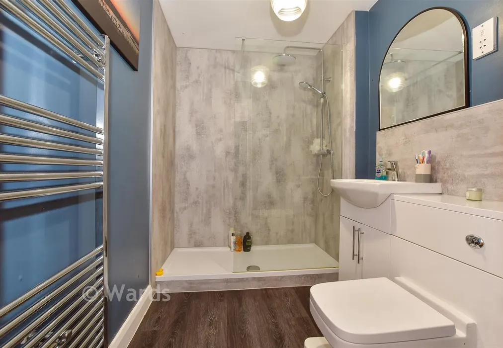 Bathroom - George Stewart Avenue, Faversham, Kent - Wards of Kent