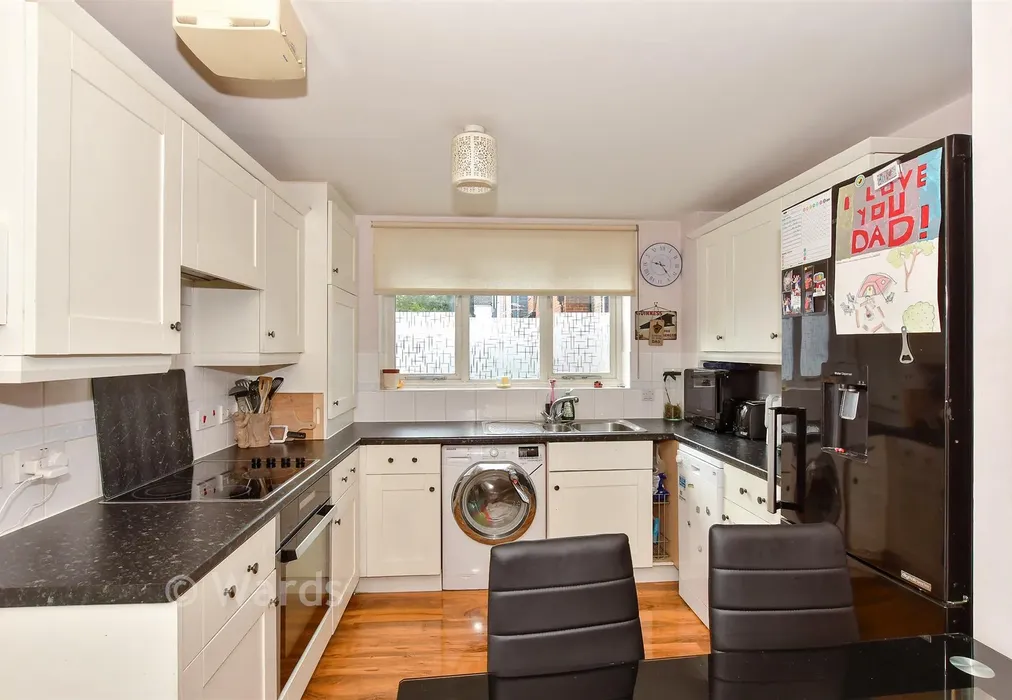 Kitchen - George Stewart Avenue, Faversham, Kent - Wards of Kent