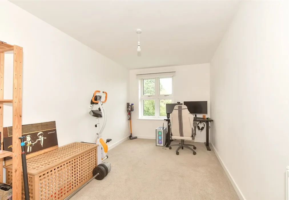 Bedroom 2 - Bramley Vale, Cranleigh, Surrey - Wards of Kent