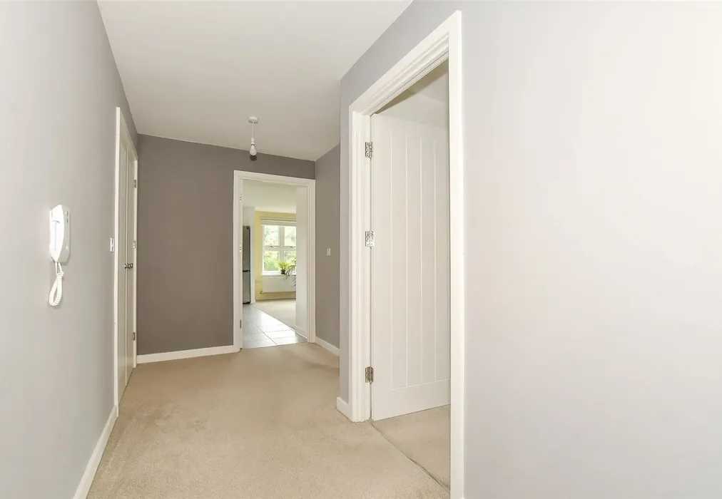 Hallway - Bramley Vale, Cranleigh, Surrey - Wards of Kent