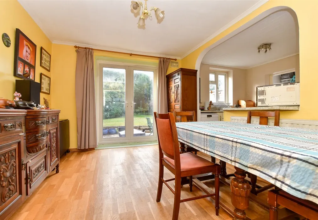 Dining Area - Sole Farm Avenue, Bookham, Leatherhead, Surrey - Wards of Kent