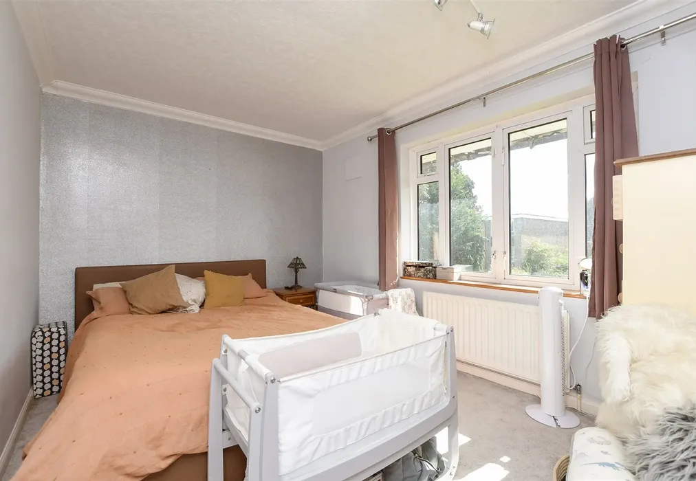 Bedroom 2 - Horsecroft, Banstead, Surrey - Wards of Kent