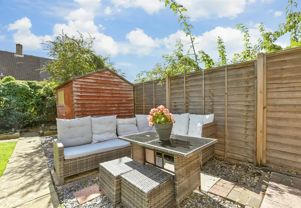 Rear Garden - Horsecroft, Banstead, Surrey - Wards of Kent