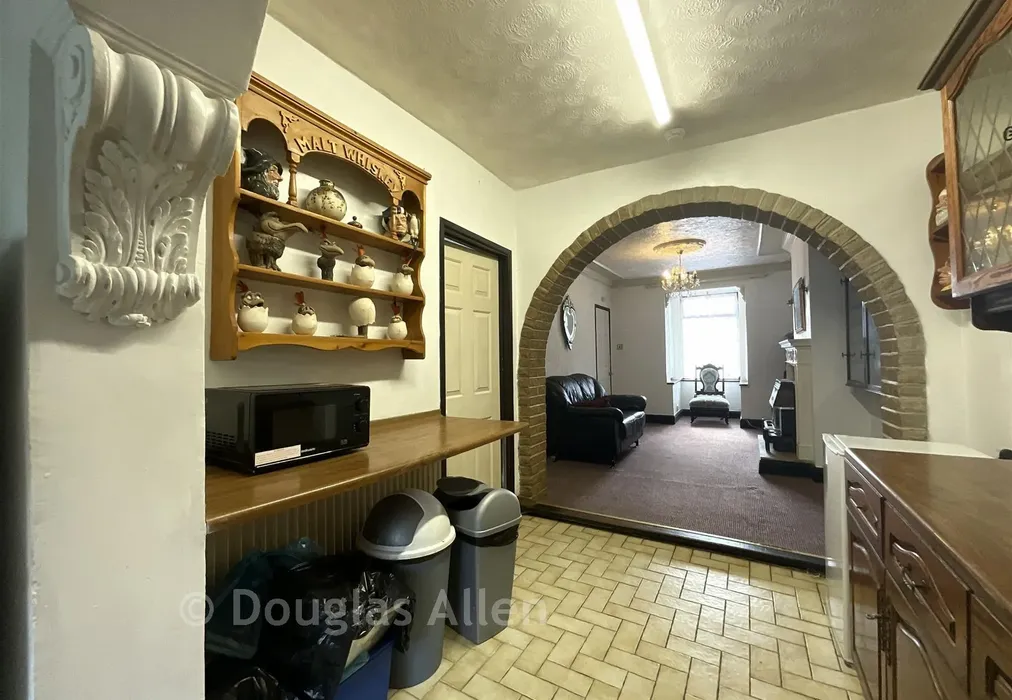 Kitchen Looking To Lounge - Runwell Road, Wickford, Essex - Wards of Kent