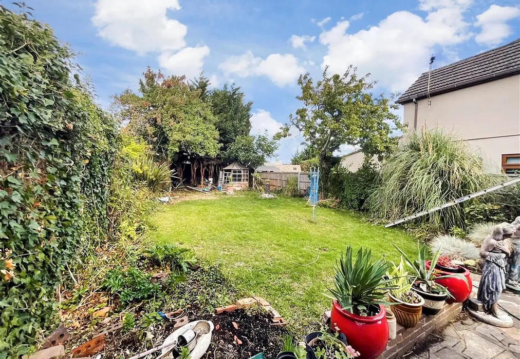 Garden - Runwell Road, Wickford, Essex - Wards of Kent