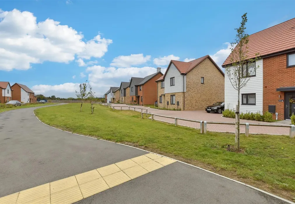 Street View - Ham Road, Faversham Lakes, Faversham, Kent - Wards of Kent