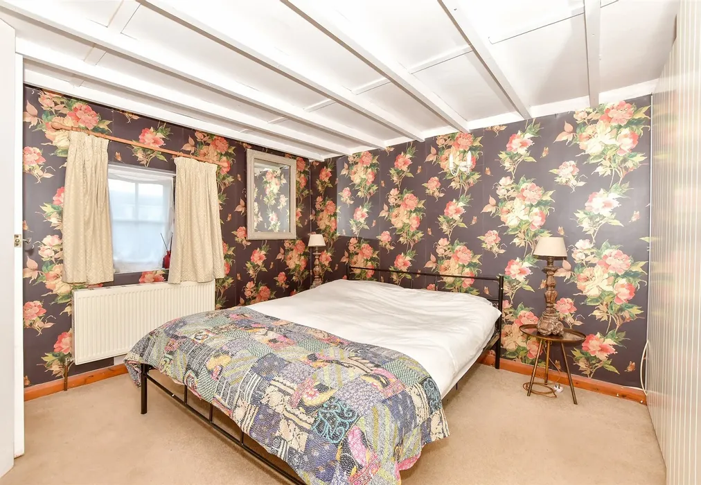 Bedroom 1 - Albion Road, Selsey, Chichester, West Sussex - Wards of Kent