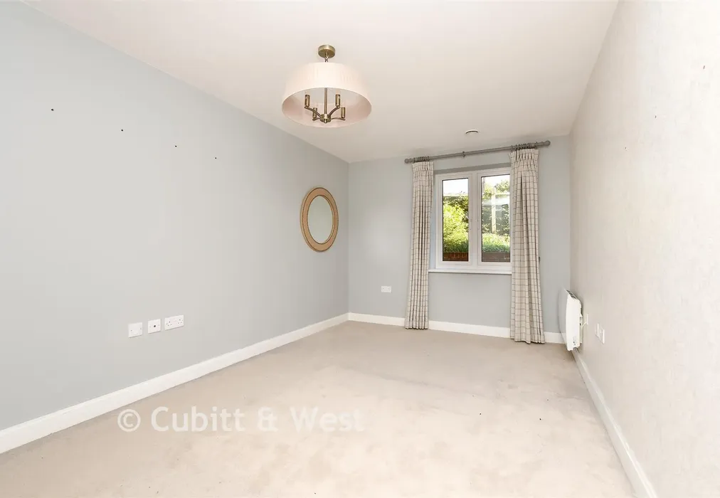 Bedroom 2 - Outwood Lane, Chipstead, Surrey - Wards of Kent