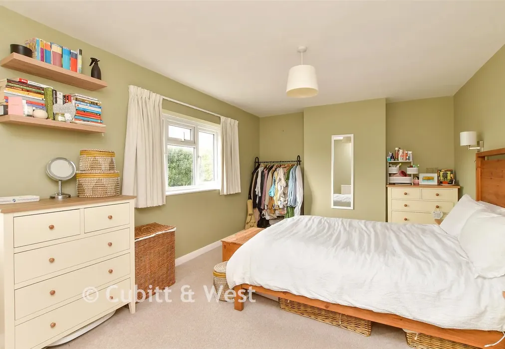 Bedroom 1 - Middle Road, Shoreham-By-Sea, West Sussex - Wards of Kent