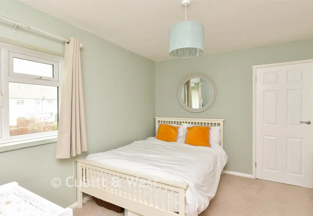 Bedroom 2 - Middle Road, Shoreham-By-Sea, West Sussex - Wards of Kent