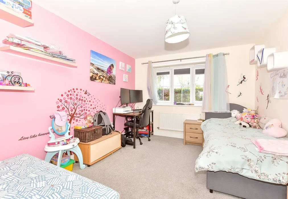 Bedroom 2 - Priors Orchard, Southbourne, Emsworth, West Sussex - Wards of Kent