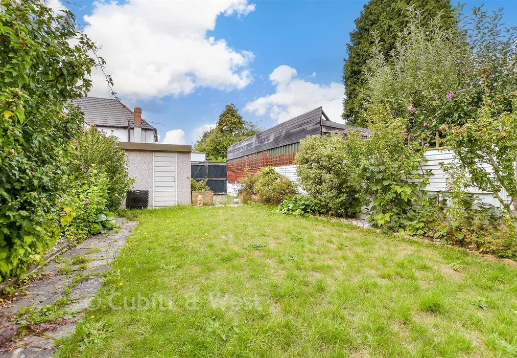 Rear Garden - Croydon Road, Beddington, Surrey - Wards of Kent
