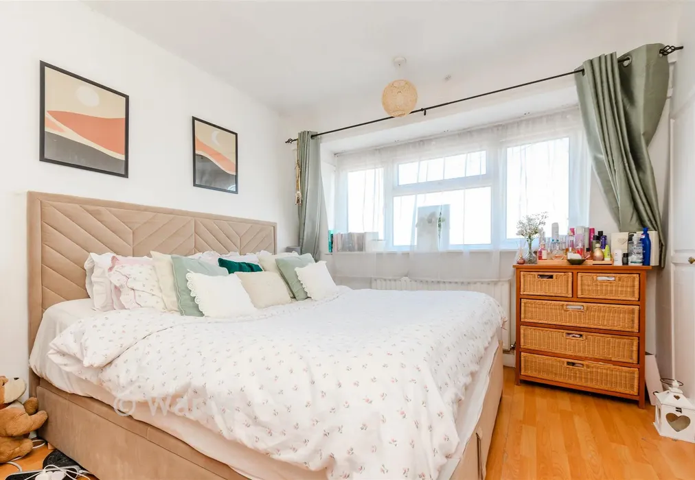 Bedroom 1 - Barr Road, Gravesend, Kent - Wards of Kent