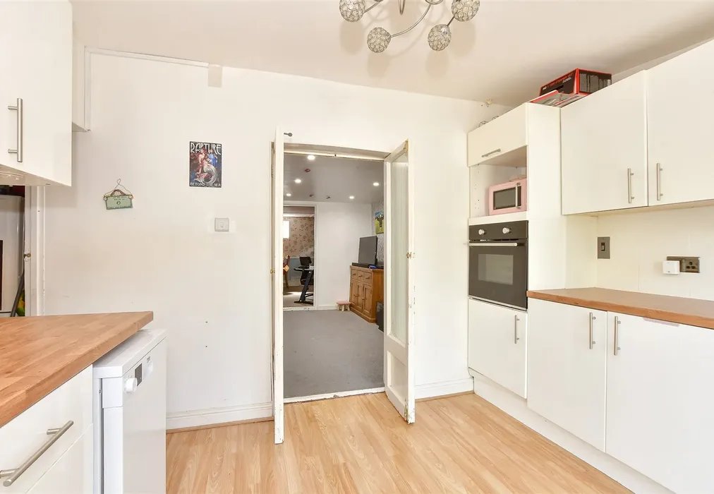 Internal Lifestyle Photograph - Station Road, Sandown, Isle of Wight - Wards of Kent